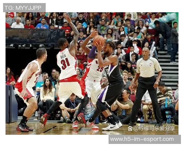 格莱姆斯全场表现惊艳13投7中砍下22分7篮板13助攻创助攻生涯新高